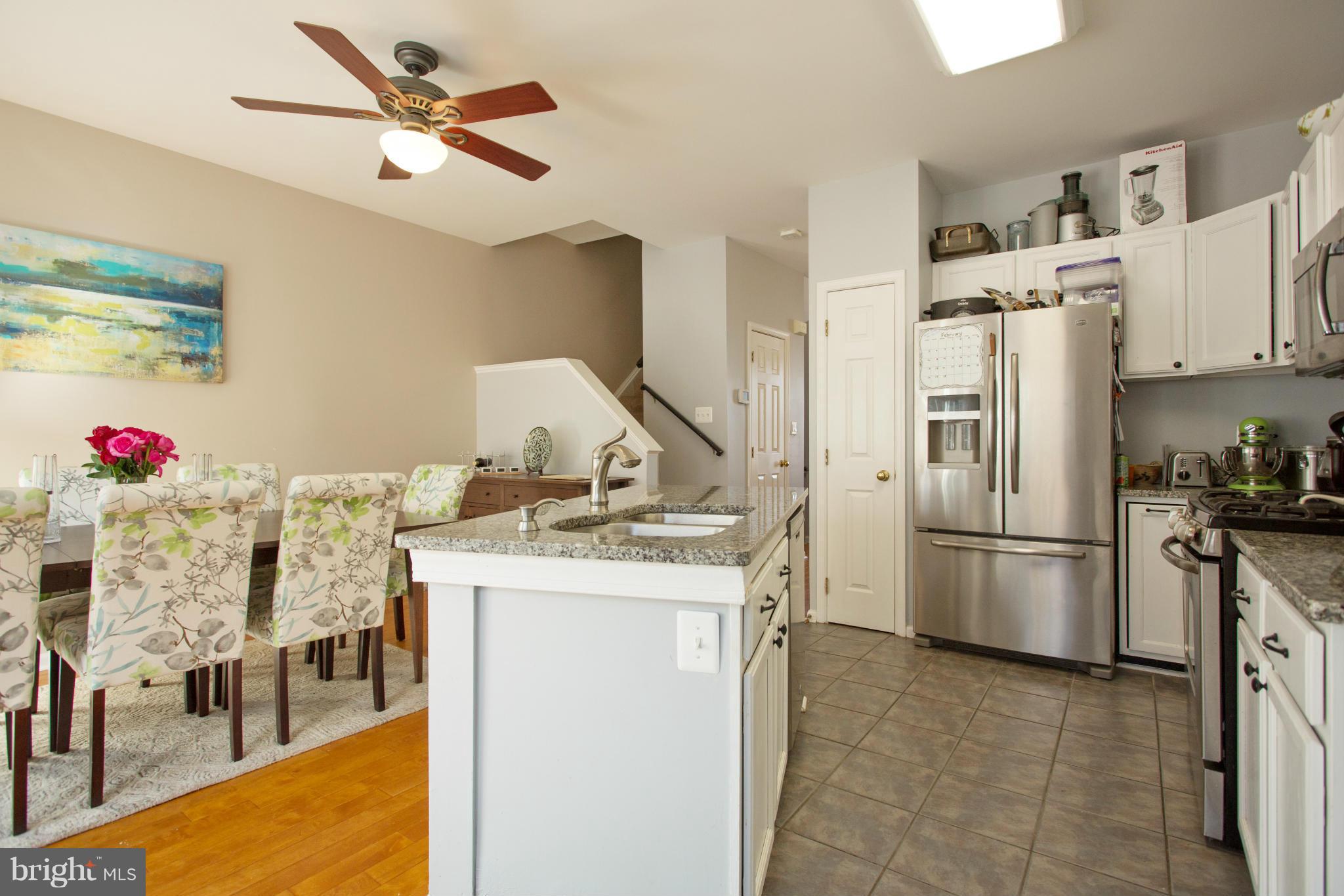 1212 Heritage Commons Court Reston, VA 20194 - Photo 10 of 30 Kitchen