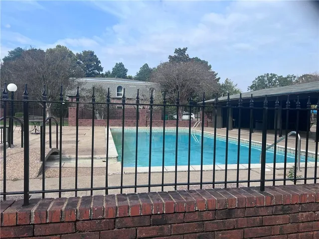 $245,000 | 4604 Parliament Drive, Unit 107, Alexandria, LA 71303