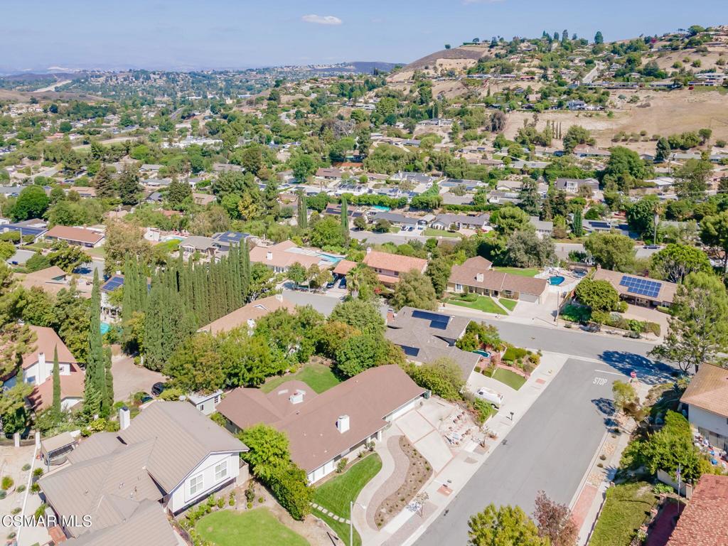 2085 Rayshire Street Thousand Oaks, CA 91362 - Photo 46 of 49