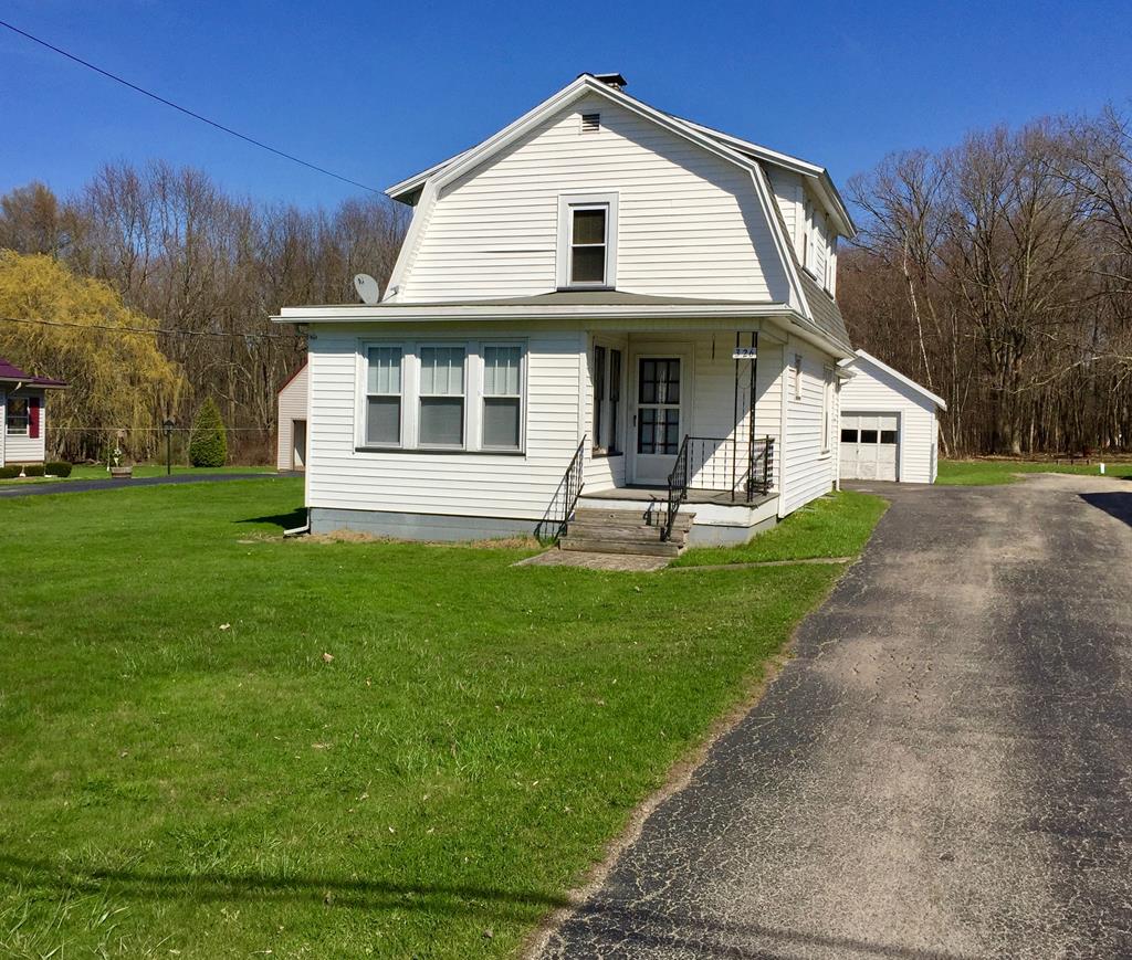 326 Oak Road Oil City, PA 16301 - Photo 1 of 27 Gallery Image 1