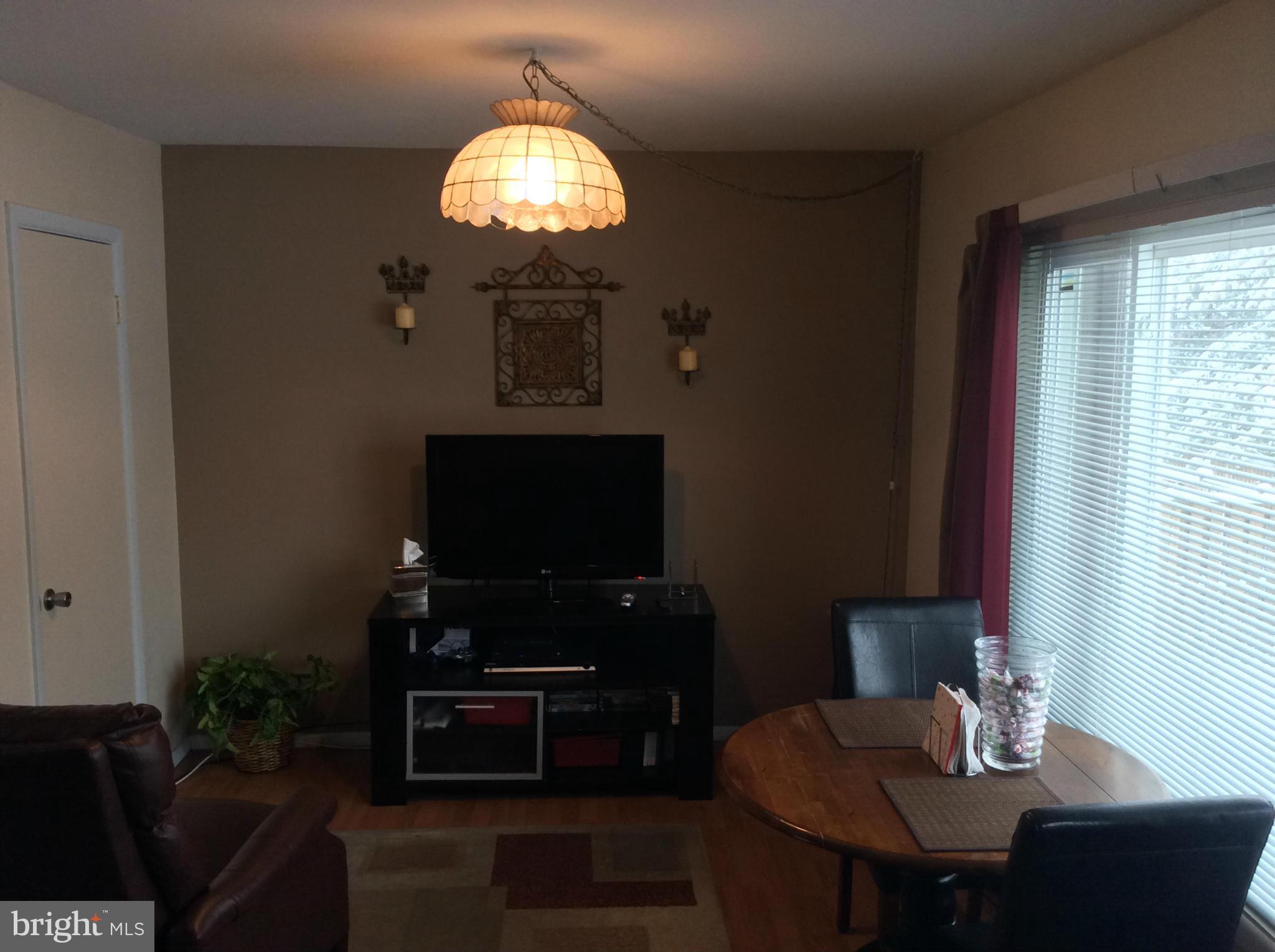 9176 Centerway Road Gaithersburg, MD 20879 - Photo 17 of 23 Living Room