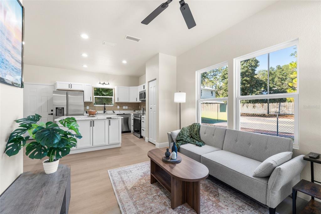 702 Southeast 8th Street Gainesville, FL 32601 - Photo 3 of 29