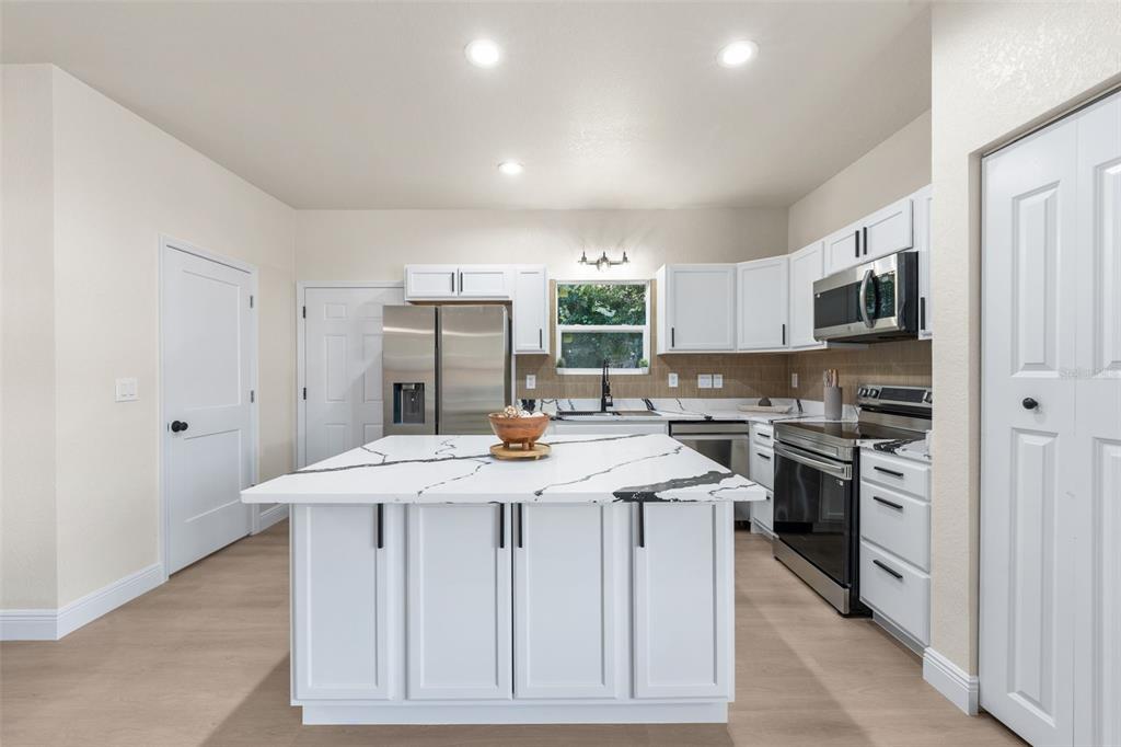 702 Southeast 8th Street Gainesville, FL 32601 - Photo 9 of 29