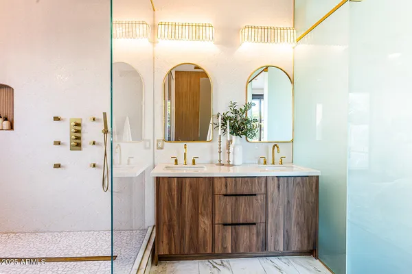 $3,495,000 | 5812 North 44th Place, Phoenix, AZ 85018