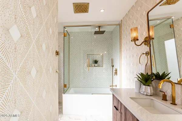 $3,495,000 | 5812 North 44th Place, Phoenix, AZ 85018