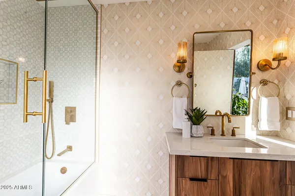 $3,495,000 | 5812 North 44th Place, Phoenix, AZ 85018