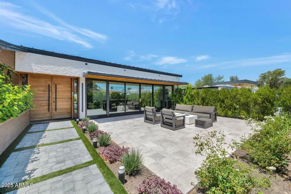 $3,495,000 | 5812 North 44th Place, Phoenix, AZ 85018