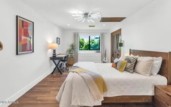 $3,495,000 | 5812 North 44th Place, Phoenix, AZ 85018