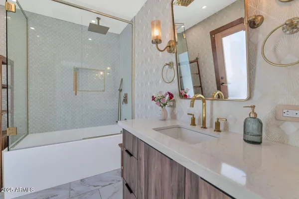 $3,495,000 | 5812 North 44th Place, Phoenix, AZ 85018