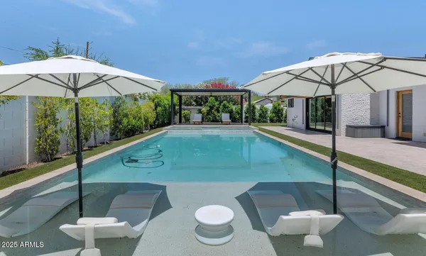 $3,495,000 | 5812 North 44th Place, Phoenix, AZ 85018