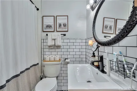 $1,249,988 | 6514 Coldwater Canyon Avenue, North Hollywood, CA 91606