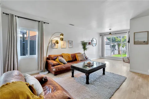 $1,249,988 | 6514 Coldwater Canyon Avenue, North Hollywood, CA 91606