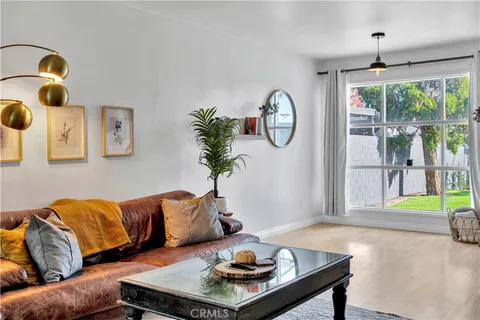 $1,249,988 | 6514 Coldwater Canyon Avenue, North Hollywood, CA 91606