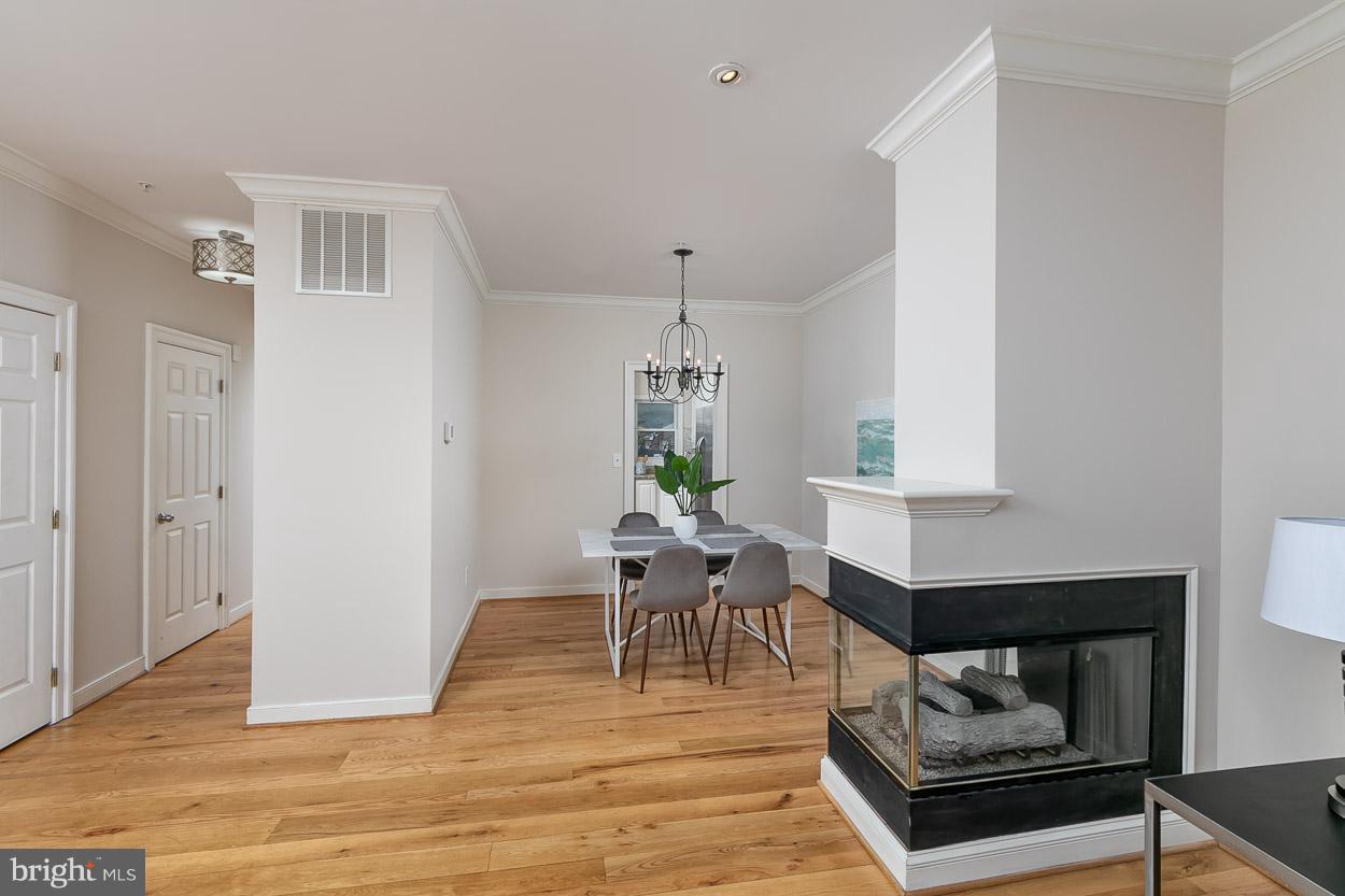 211 West Hill Street Baltimore, MD 21230 - Photo 14 of 52 Beautiful Formal Dining Room!