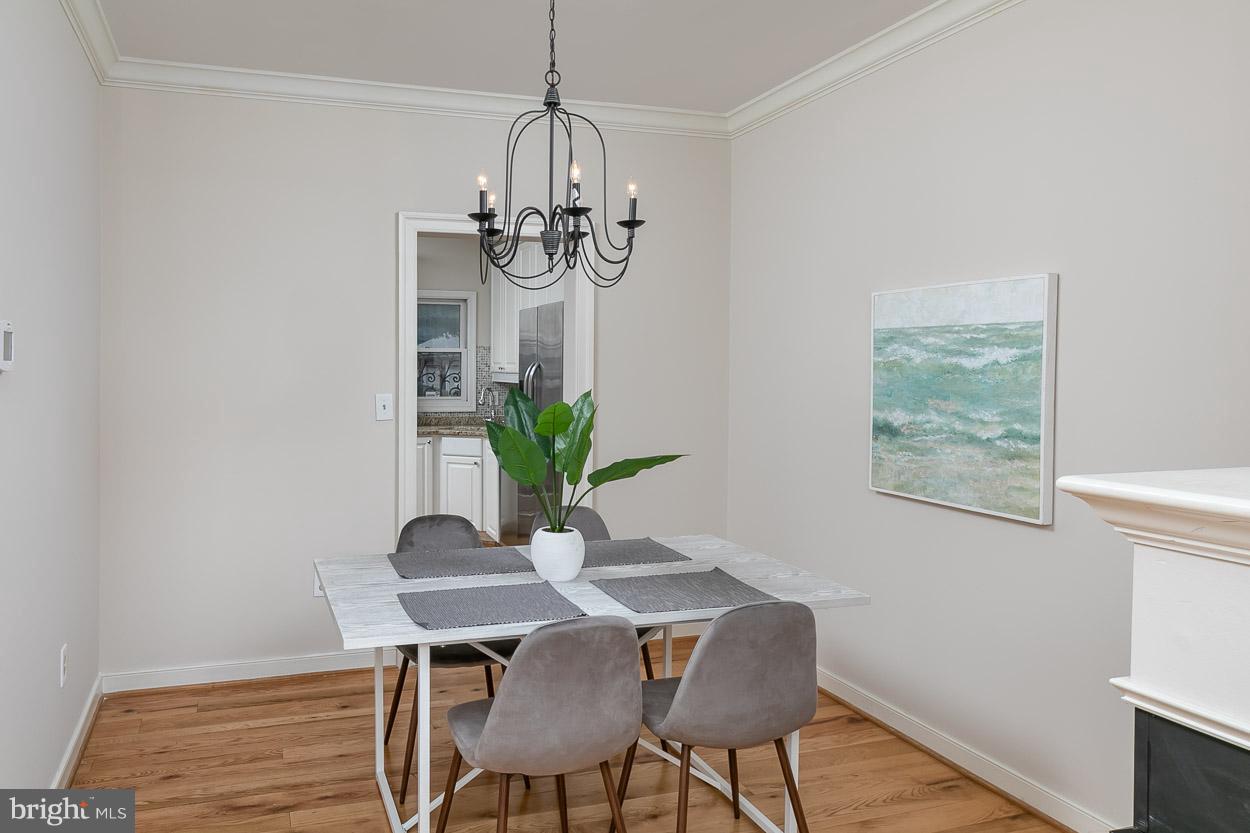 211 West Hill Street Baltimore, MD 21230 - Photo 15 of 52 Dining Room with New Chandelier!