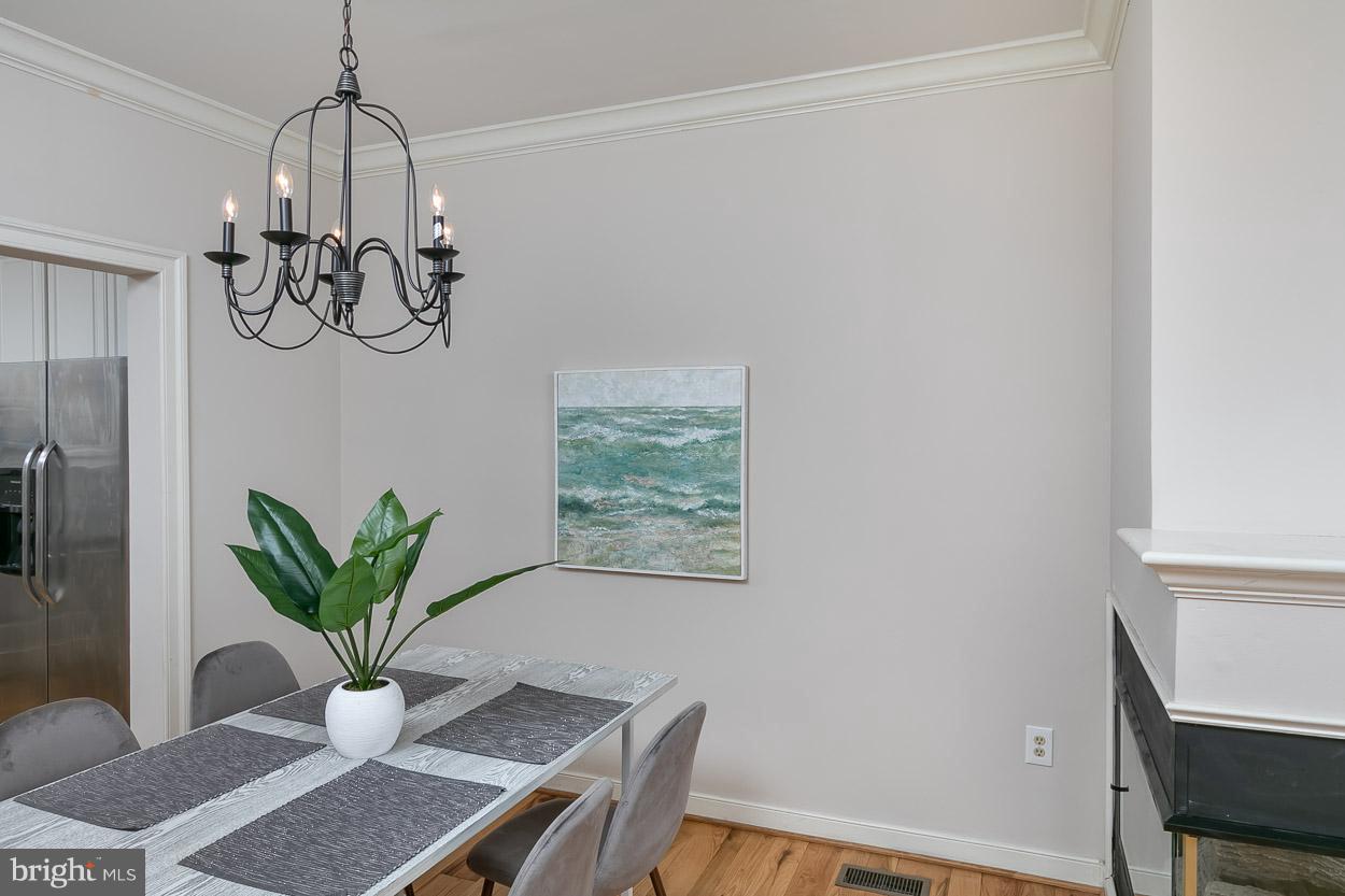 211 West Hill Street Baltimore, MD 21230 - Photo 16 of 52 Dining Room with Hardwood Floors!