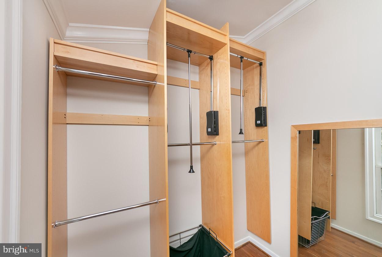 211 West Hill Street Baltimore, MD 21230 - Photo 23 of 52 Master Bedroom Walk-in Closet!