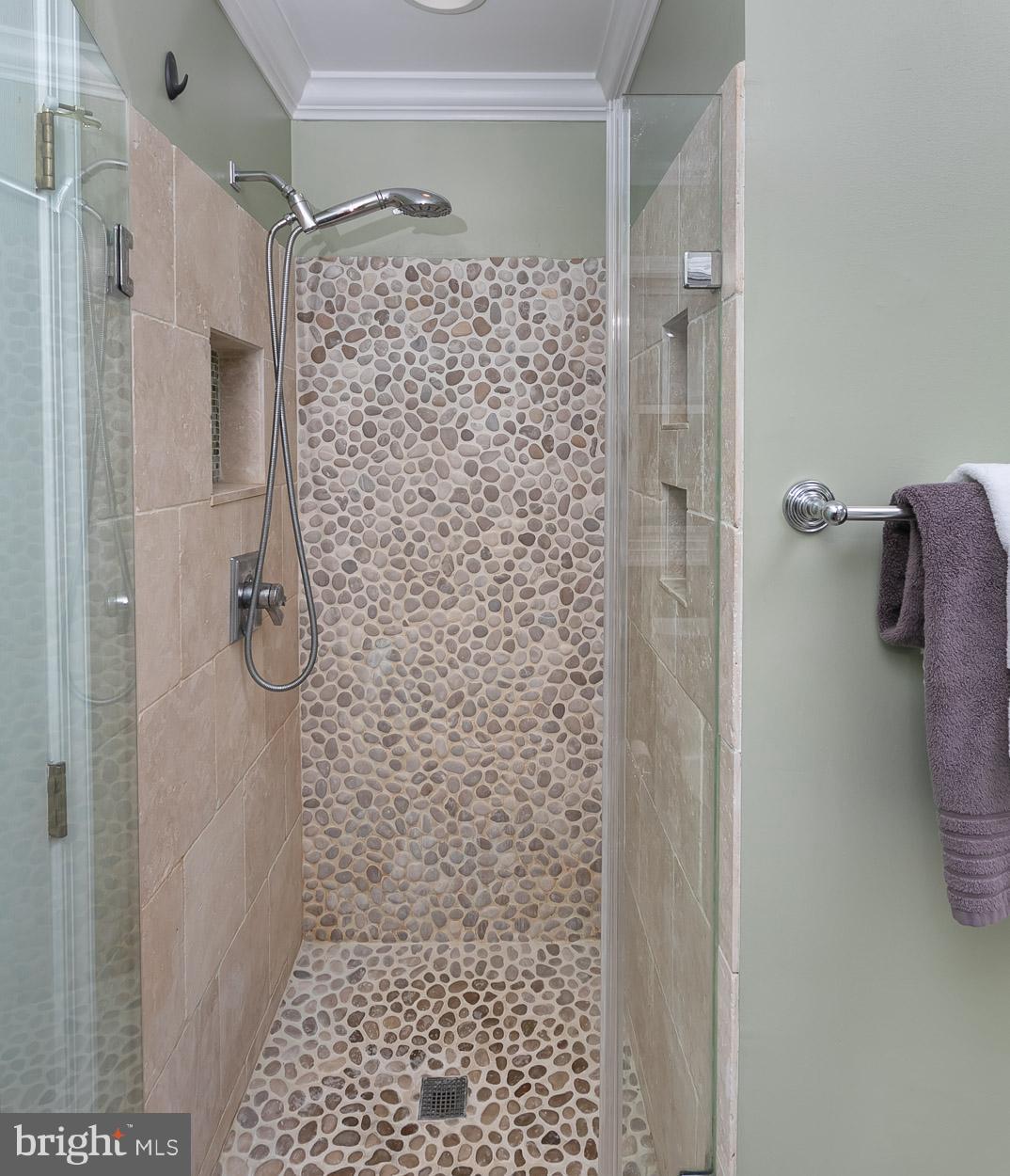 211 West Hill Street Baltimore, MD 21230 - Photo 27 of 52 Master Bathroom with Separate Shower!