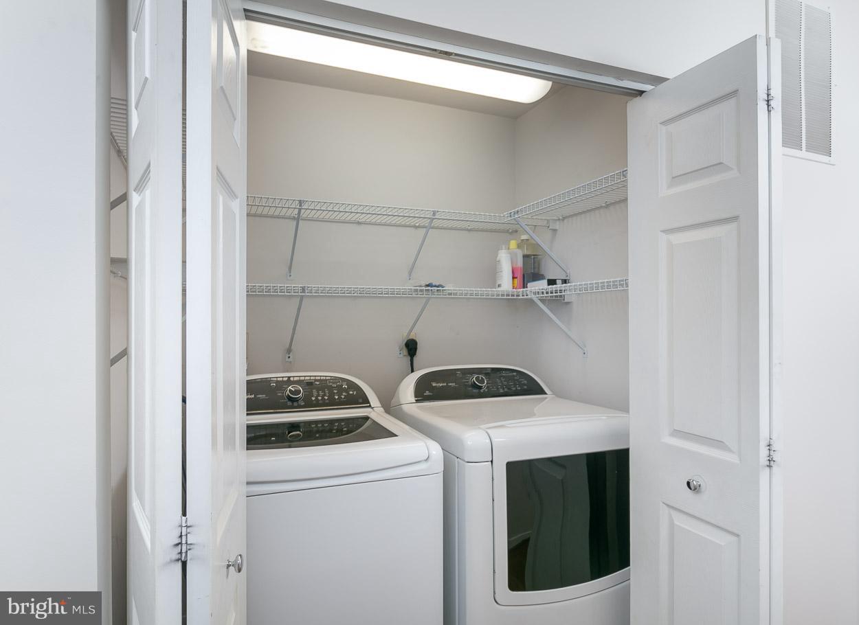211 West Hill Street Baltimore, MD 21230 - Photo 32 of 52 Upper Level Laundry!