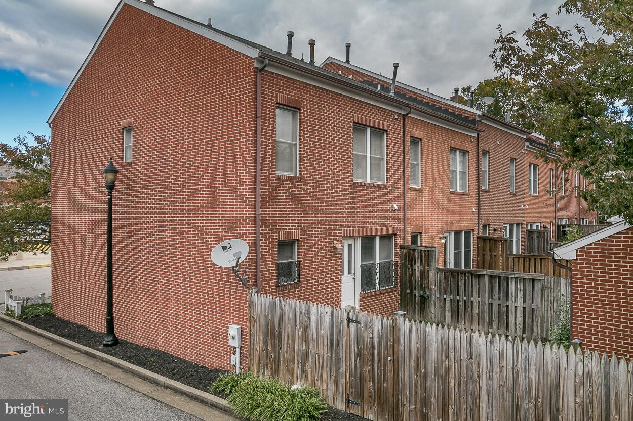 211 West Hill Street Baltimore, MD 21230 - Photo 43 of 52 Fenced Rear!