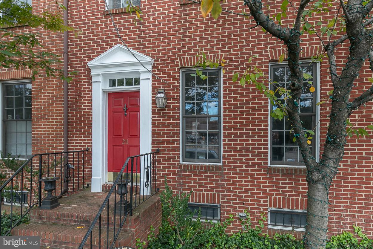 211 West Hill Street Baltimore, MD 21230 - Photo 44 of 52 Beautiful End-of-Group Townhouse!