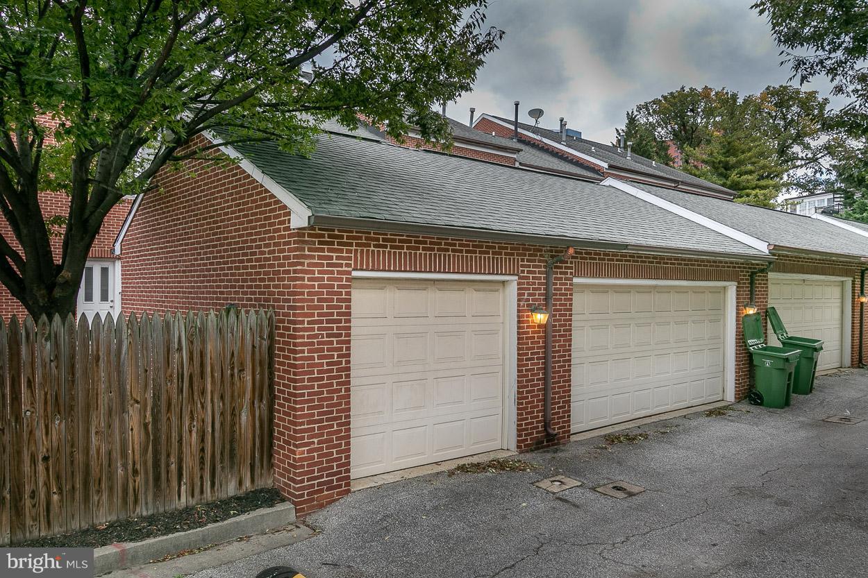 211 West Hill Street Baltimore, MD 21230 - Photo 45 of 52 Garage!