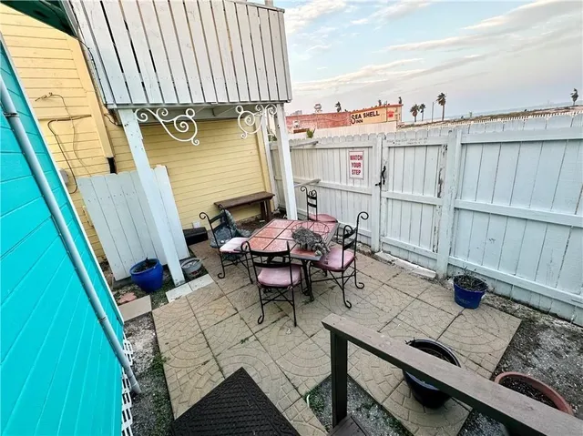 $1,250,000 | 3302-3304 Surfside Boulevard, Corpus Christi, TX 78402