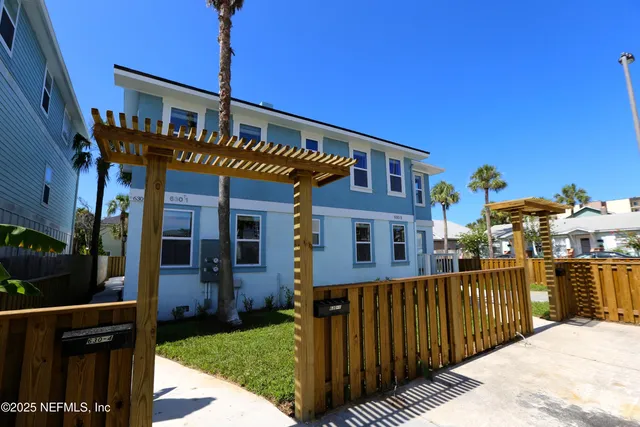 $1,850 | 630 2nd Street South, Unit 4, Jacksonville Beach, FL 32250