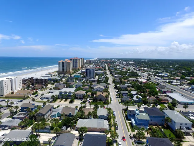 $1,850 | 630 2nd Street South, Unit 4, Jacksonville Beach, FL 32250