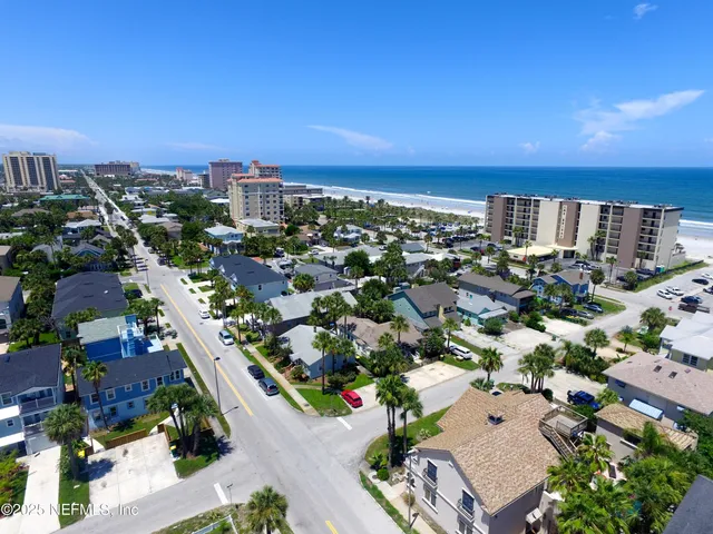 $1,850 | 630 2nd Street South, Unit 4, Jacksonville Beach, FL 32250