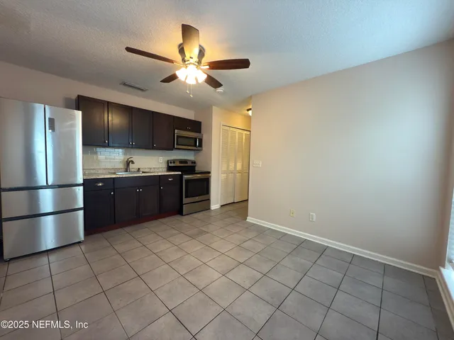 $1,850 | 630 2nd Street South, Unit 4, Jacksonville Beach, FL 32250