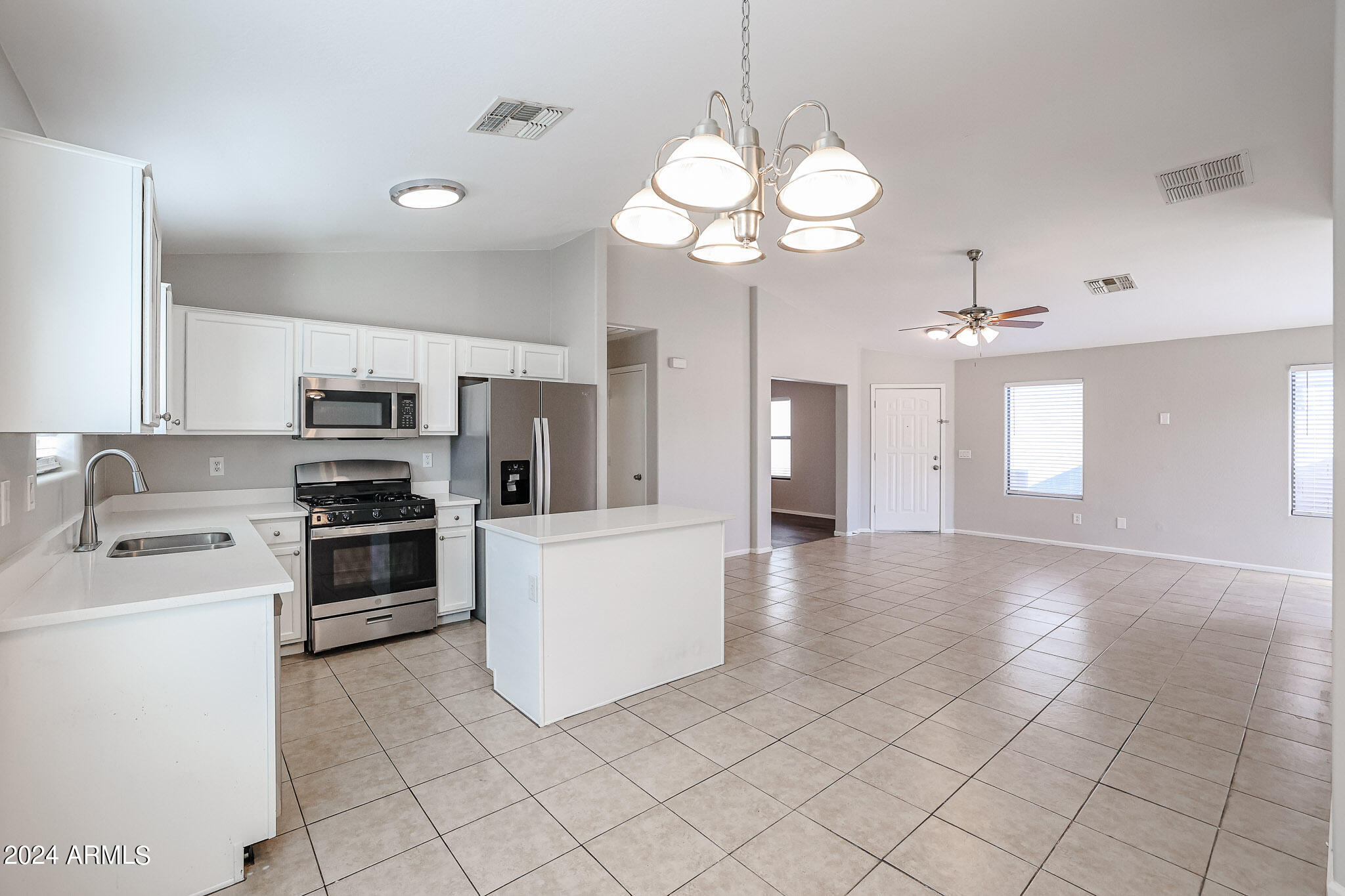 1419 East Pryor Road San Tan Valley, AZ 85140 - Photo 18 of 30 kitchen