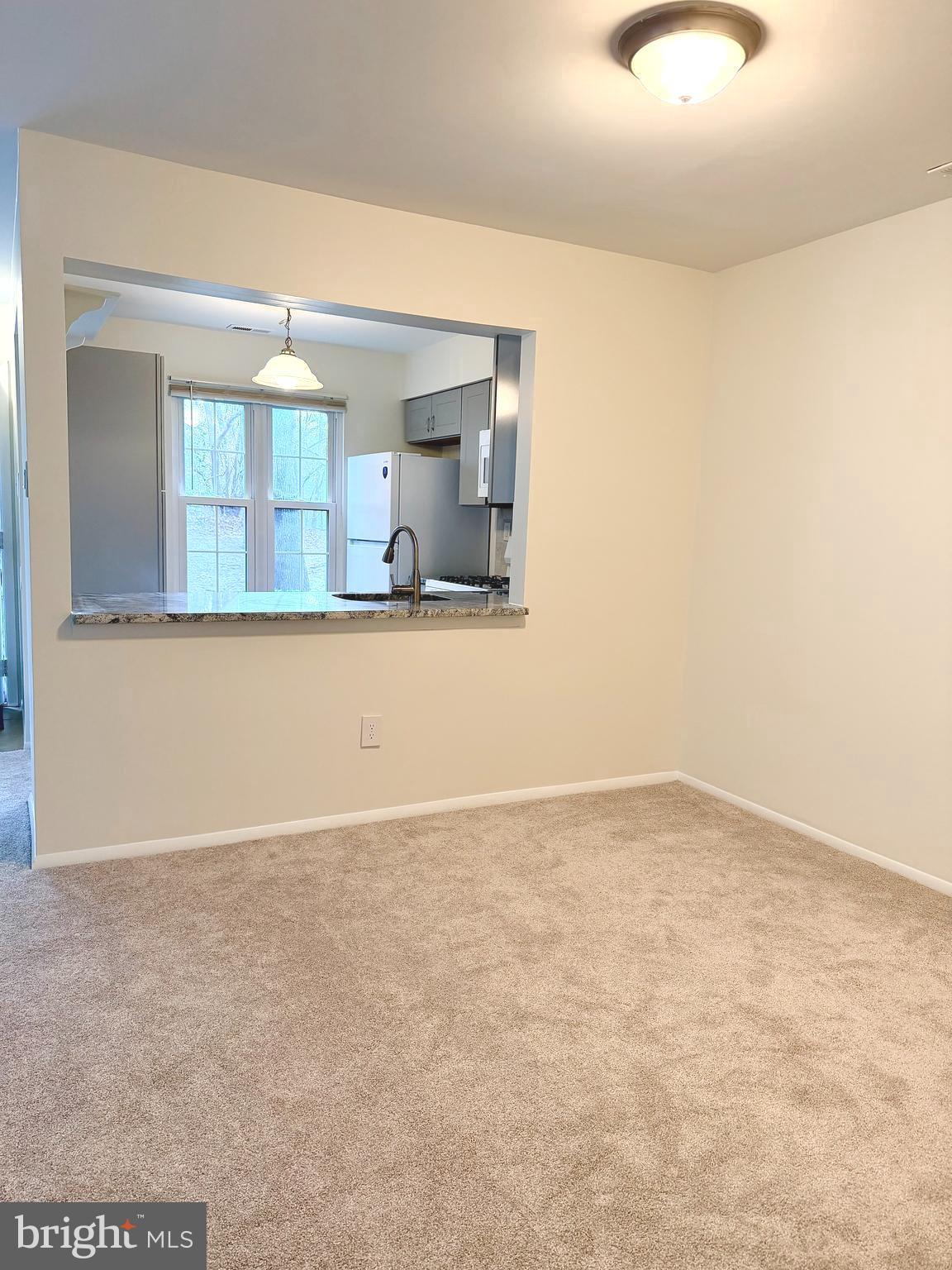 213 Boothby Court Sewell, NJ 08080 - Photo 5 of 17 Dining area