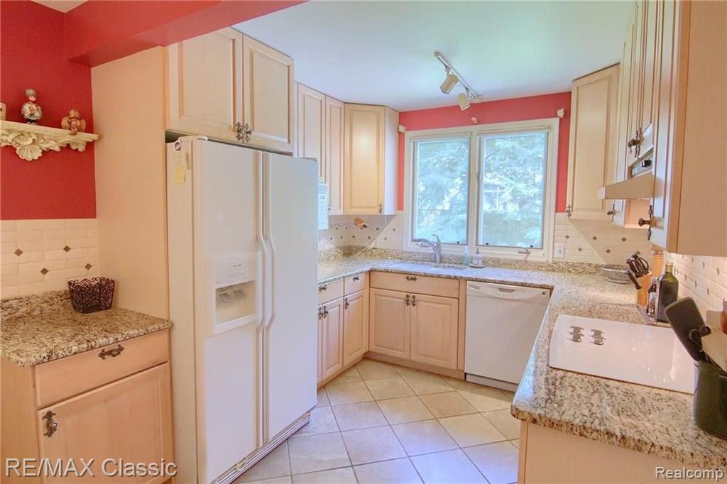6044 Worlington Road Bloomfield Hills, MI 48301 - Photo 7 of 34