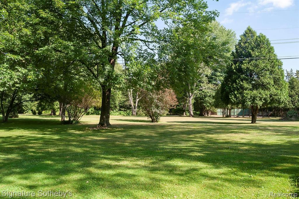 204 Gallogly Road Lake Angelus, MI 48326 - Photo 80 of 85