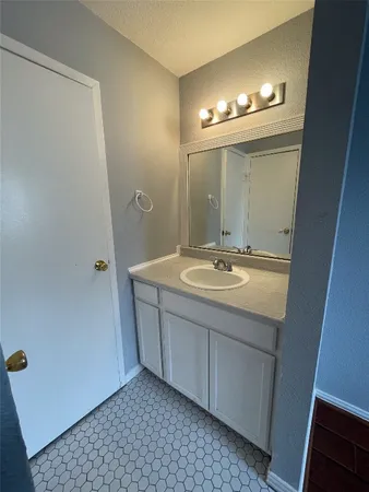 $850 | 12607 Ashford Meadow Drive, Unit B, Houston, TX 77082