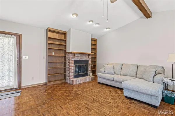 $379,900 | 13113 Lakewood Drive, Ste. Genevieve, MO 63670