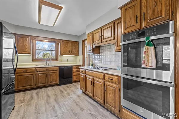 $379,900 | 13113 Lakewood Drive, Ste. Genevieve, MO 63670