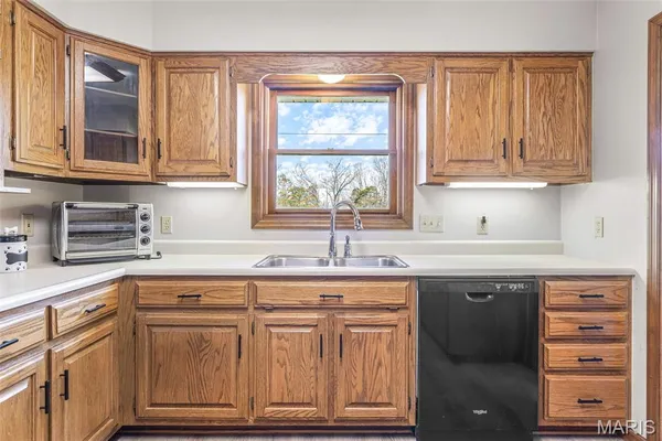 $379,900 | 13113 Lakewood Drive, Ste. Genevieve, MO 63670