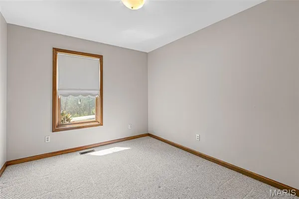 $379,900 | 13113 Lakewood Drive, Ste. Genevieve, MO 63670