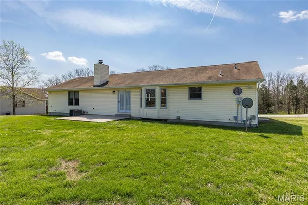 $379,900 | 13113 Lakewood Drive, Ste. Genevieve, MO 63670