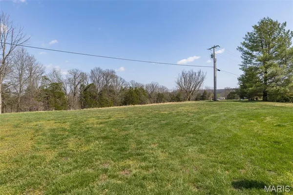 $379,900 | 13113 Lakewood Drive, Ste. Genevieve, MO 63670