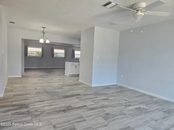 $2,000 | 780 Mohawk Avenue, Melbourne, FL 32935