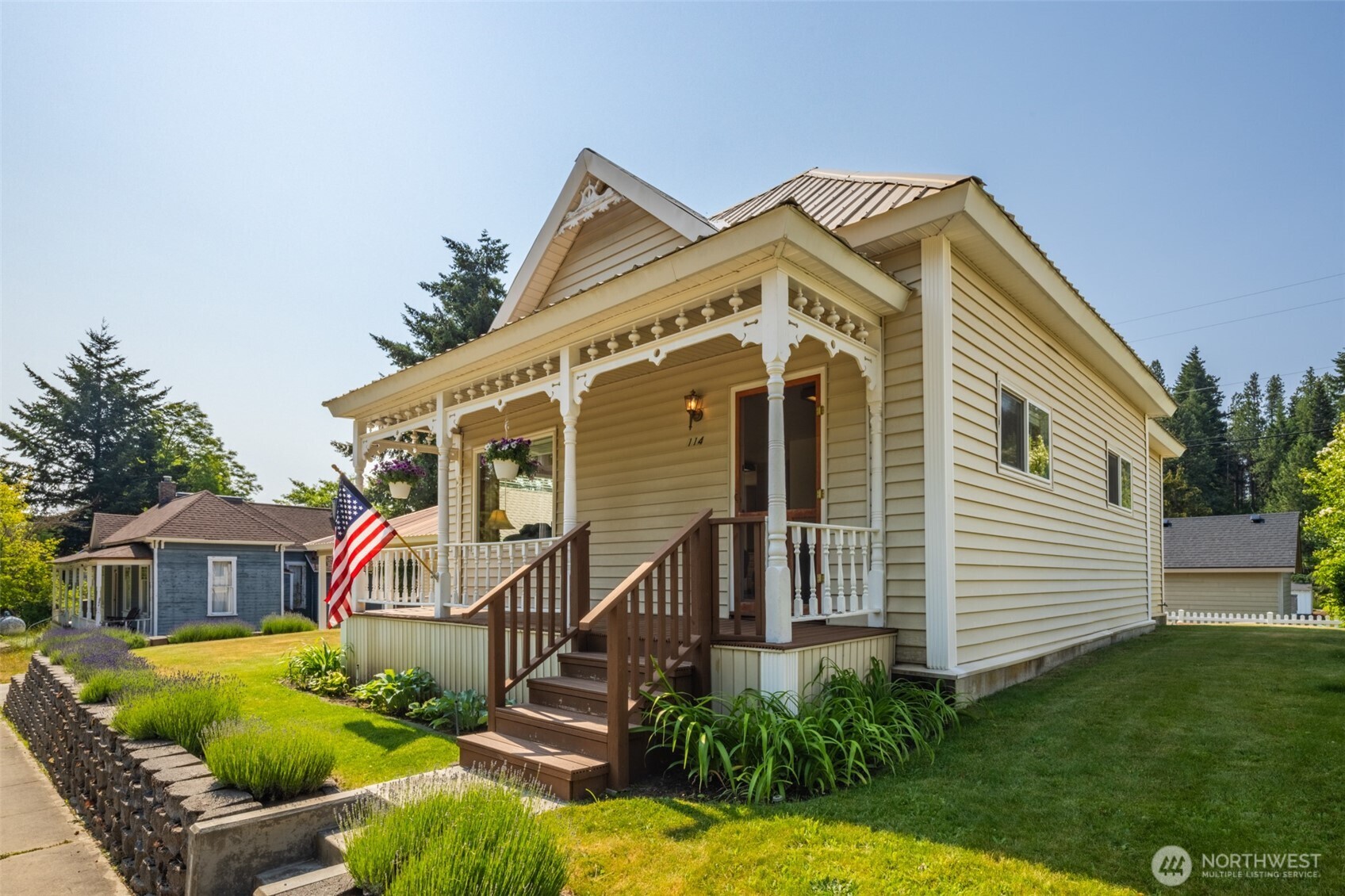 114 4th Street Roslyn, WA 98941 - Photo 21 of 33 a view of a house with a small yard and plants