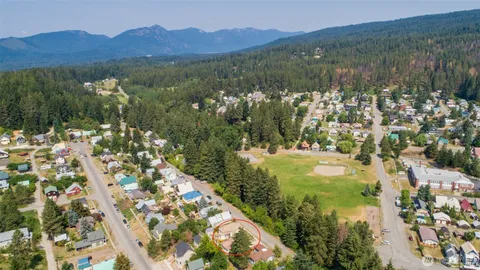 $500,000 | 114 4th Street, Roslyn, WA 98941