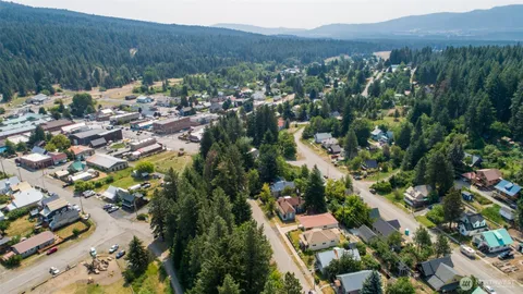 $500,000 | 114 4th Street, Roslyn, WA 98941