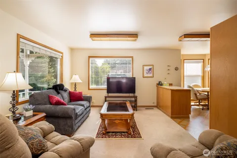 $500,000 | 114 4th Street, Roslyn, WA 98941