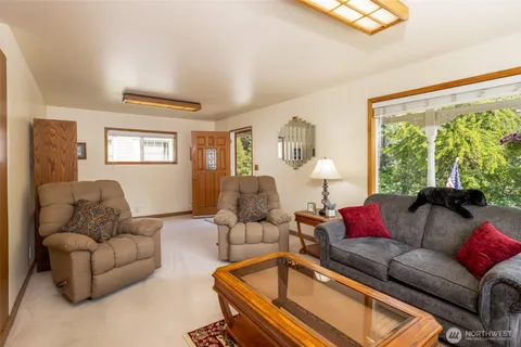 $500,000 | 114 4th Street, Roslyn, WA 98941