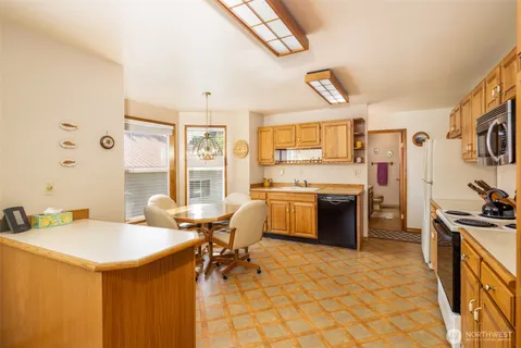 $500,000 | 114 4th Street, Roslyn, WA 98941