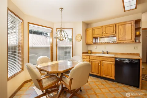 $500,000 | 114 4th Street, Roslyn, WA 98941